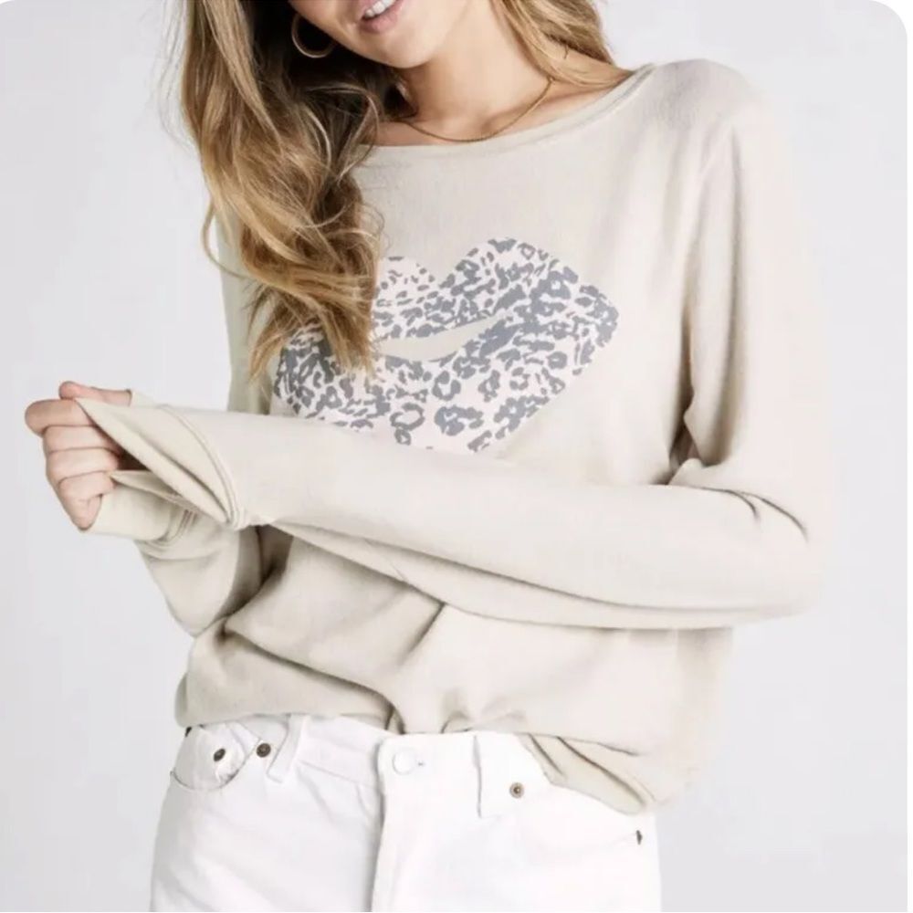 Wildfox Crewneck Sweatshirt Pink Leopard Print Lips Oatmeal Size XXL